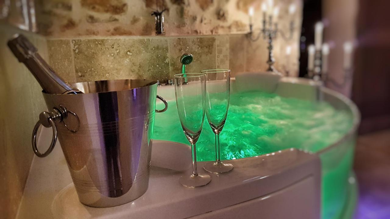 Le Domaine Saint Martin Bed & Breakfast Flassans-sur-Issole ภายนอก รูปภาพ