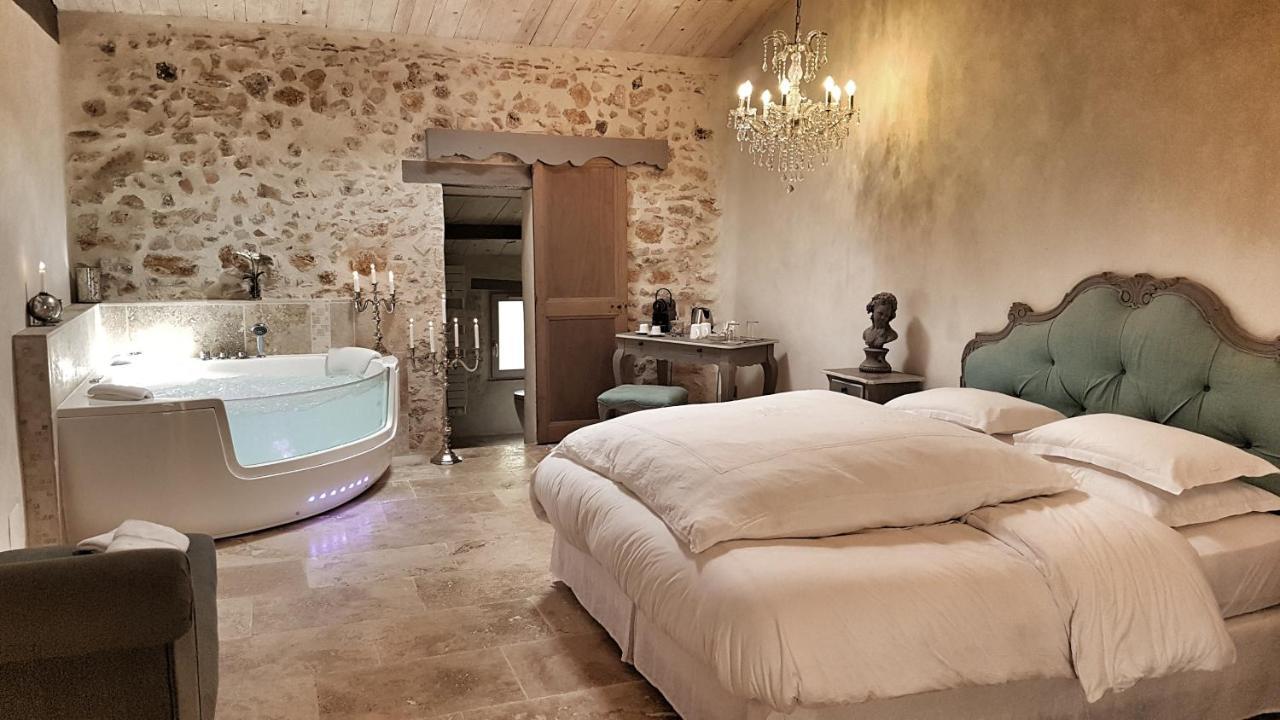 Le Domaine Saint Martin Bed & Breakfast Flassans-sur-Issole ภายนอก รูปภาพ