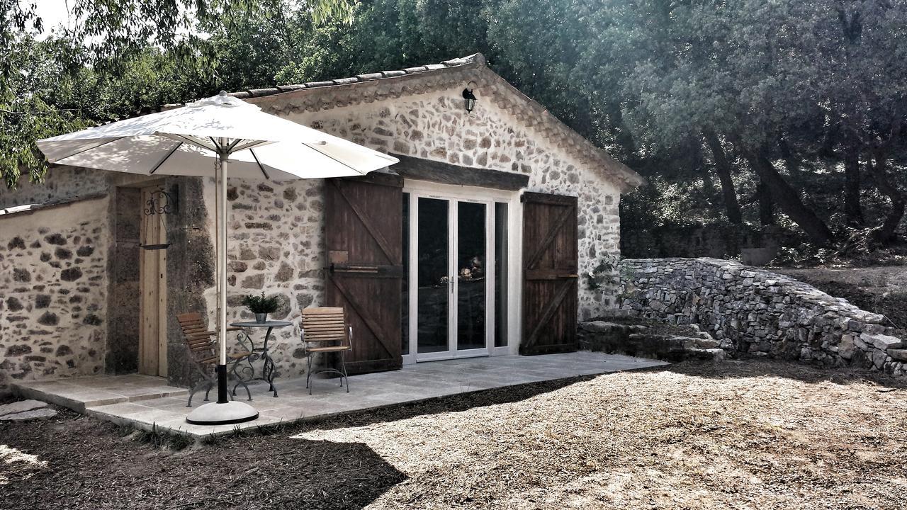 Le Domaine Saint Martin Bed & Breakfast Flassans-sur-Issole ภายนอก รูปภาพ