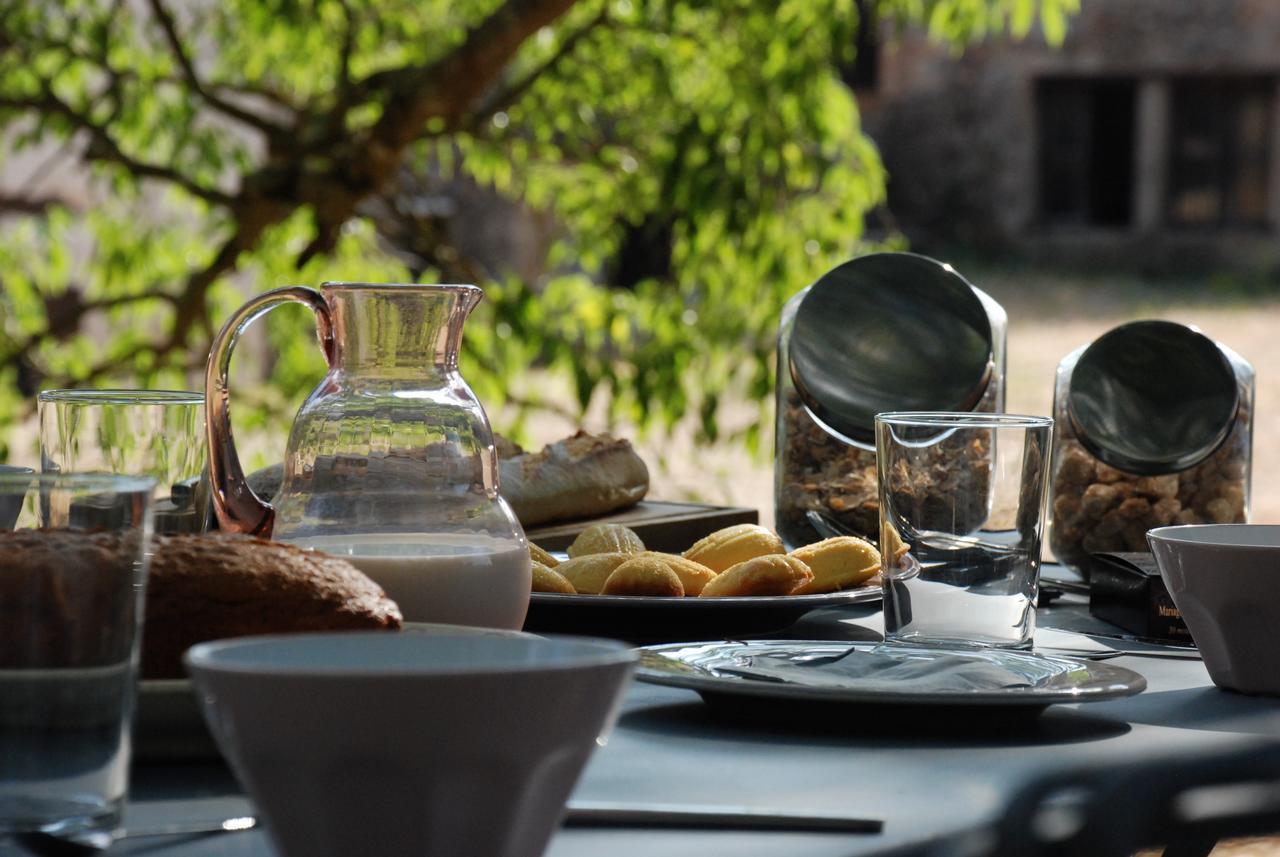 Le Domaine Saint Martin Bed & Breakfast Flassans-sur-Issole ภายนอก รูปภาพ