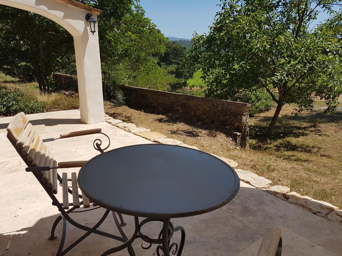 Le Domaine Saint Martin Bed & Breakfast Flassans-sur-Issole ภายนอก รูปภาพ