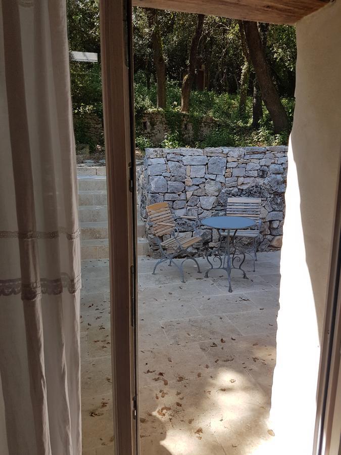 Le Domaine Saint Martin Bed & Breakfast Flassans-sur-Issole ภายนอก รูปภาพ
