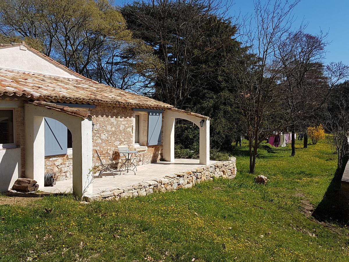 Le Domaine Saint Martin Bed & Breakfast Flassans-sur-Issole ภายนอก รูปภาพ