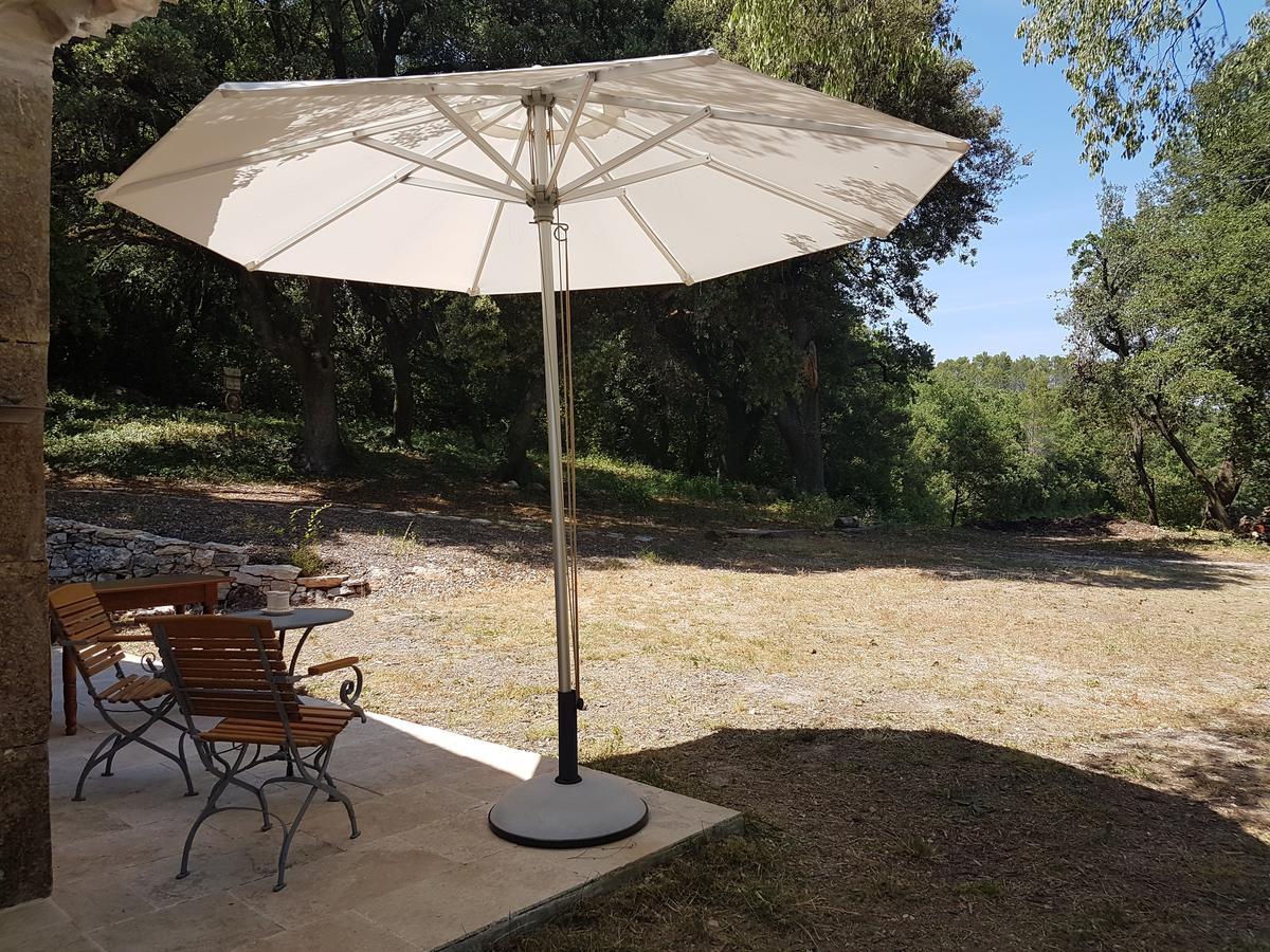 Le Domaine Saint Martin Bed & Breakfast Flassans-sur-Issole ภายนอก รูปภาพ